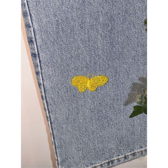 Yellow Flower Cache Jeans \ Size 4 - Picture 7 of 8